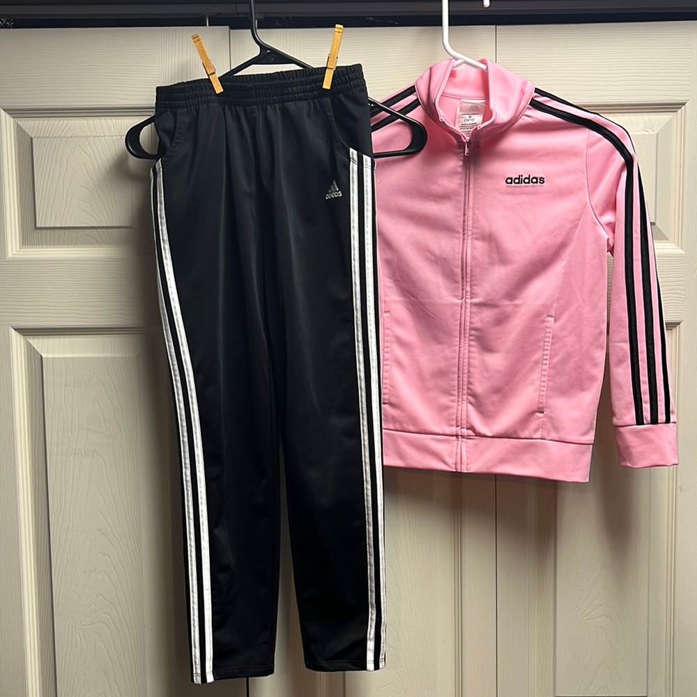 Adidas girls track suit 10/12